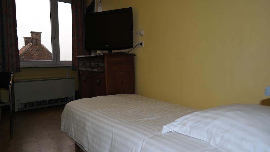 De Bonte Os Hotel & Tower Roeselare Rum bild